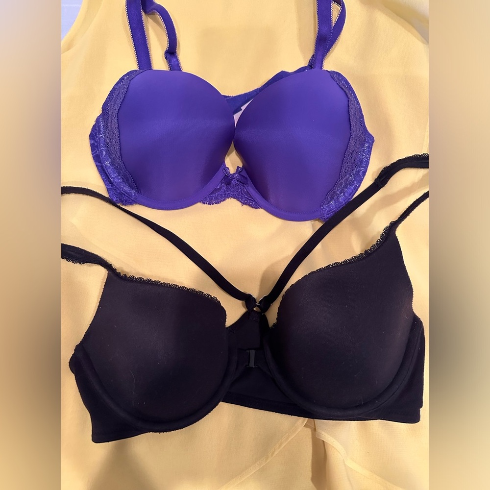 Lot of 2 Victoria’s Secret bra. Size 34 C
